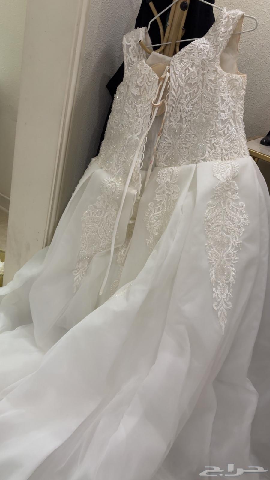 Bride dress with 2000630656076632341111