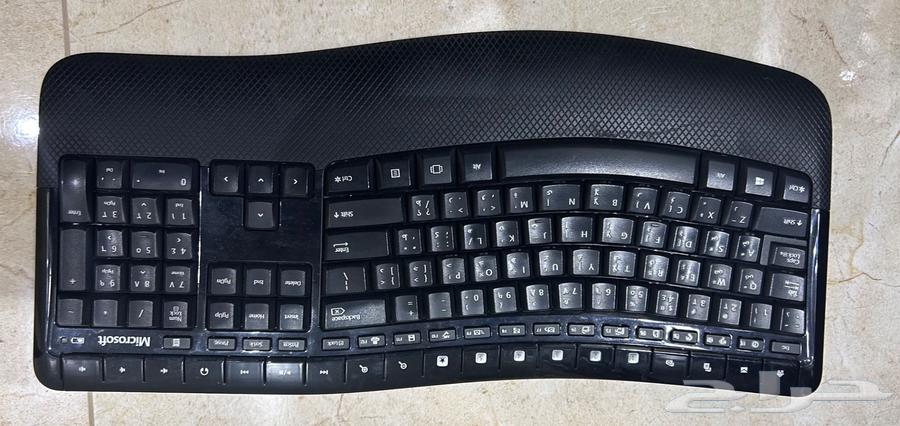 شاشة dell 23 بوصة و لوحة مفاتيح بلوتوث630671734661131114