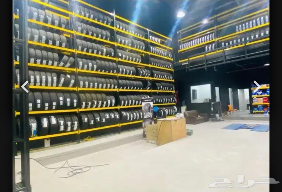 Car Service Center. Tires. Batteries. Scale63006285588610111