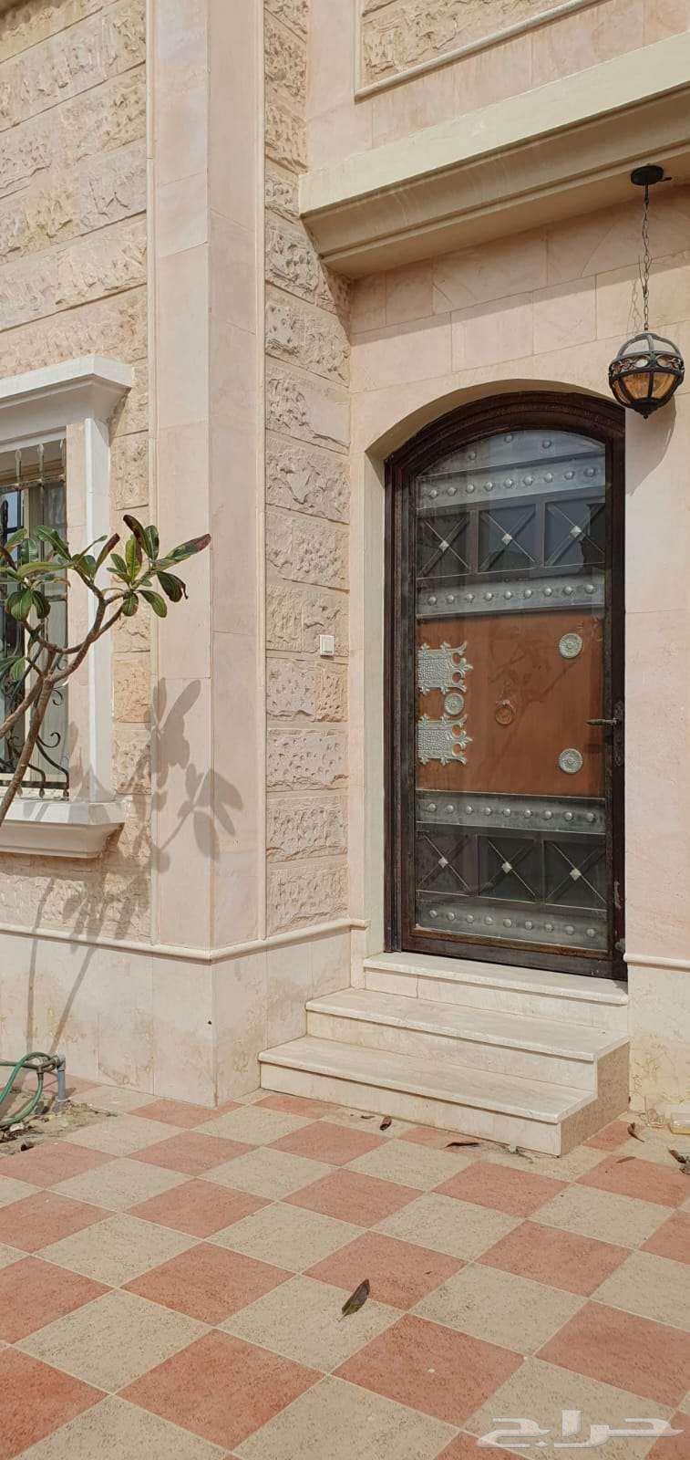 For sale: Detached corner duplex villa in Al-Jisr district.63013385693185112