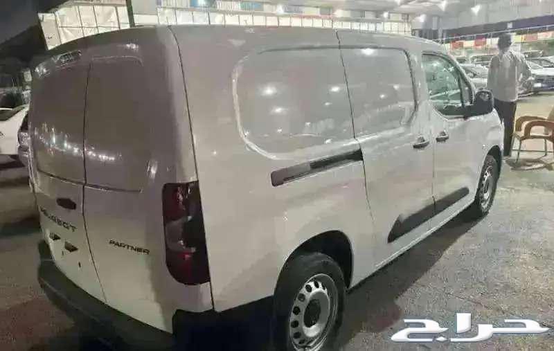 Peugeot Partner Van 2025 special offers with 54,000 cards63088208726401113