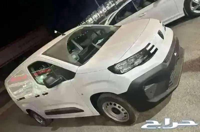 Peugeot Partner Van 2025 special offers with 54,000 cards630882087264011116