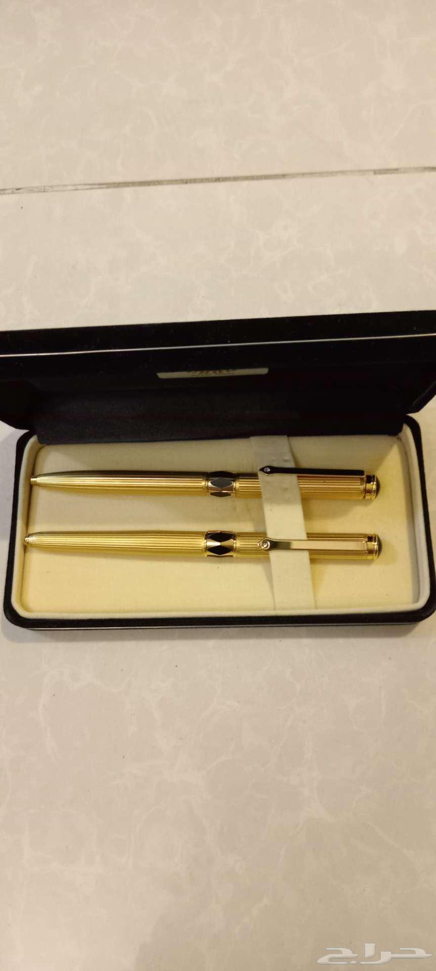Watches, pens and prayer beads set63060411337729113