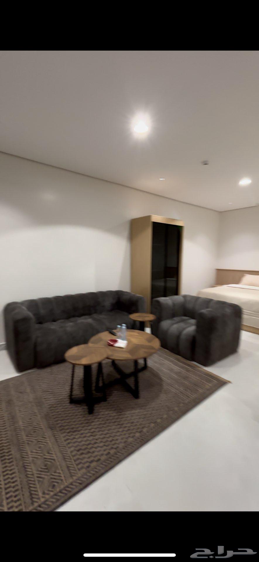 Furnished studio63011211224706111