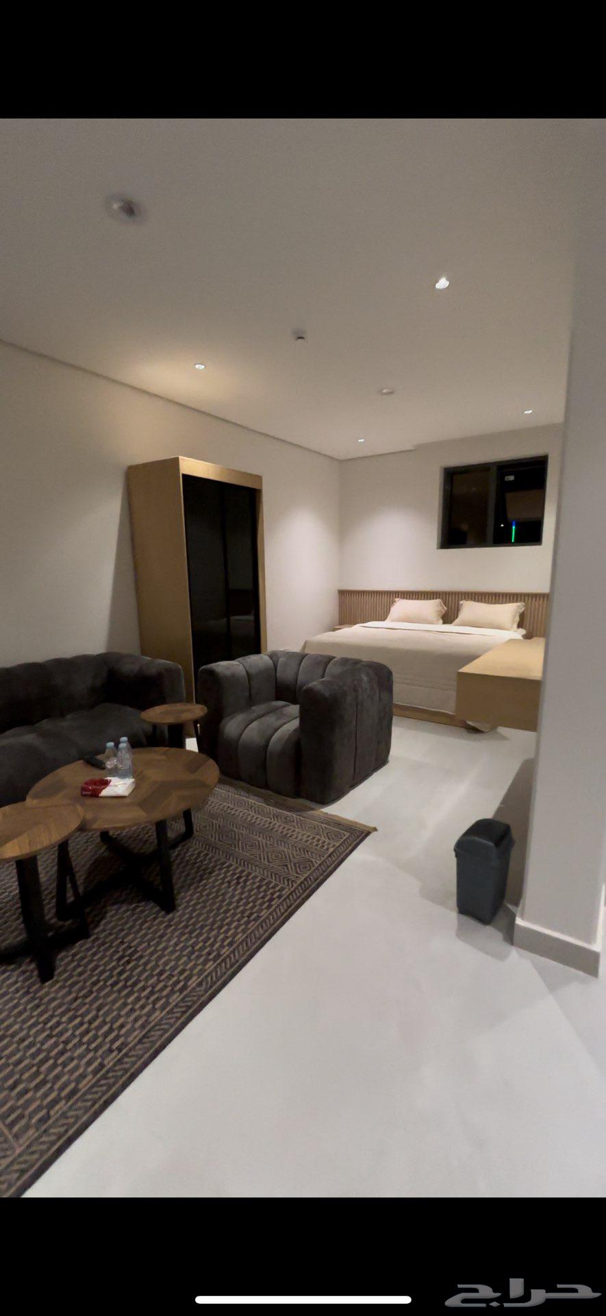 Furnished studio63011211224706112