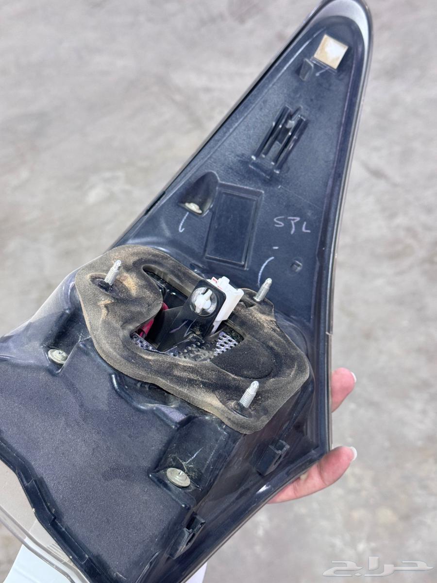 For sale, left corner Lexus GS exhaust pipe63087784899714112