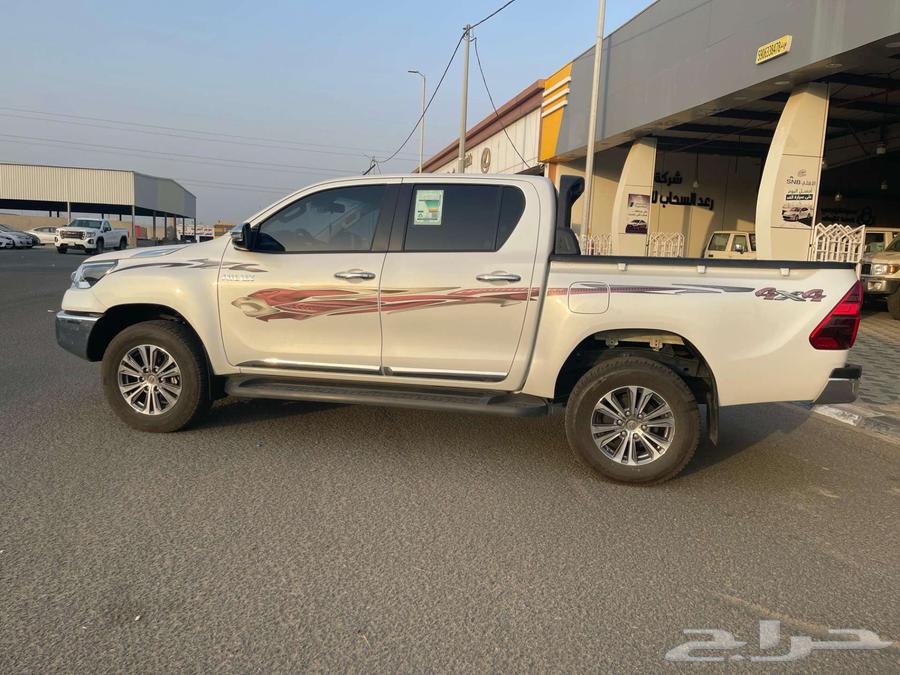 Toyota Hilux Gasoline 2023 I want to sell63088605244931113