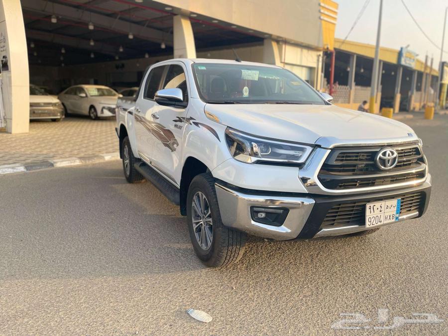 Toyota Hilux Gasoline 2023 I want to sell63088605244931112