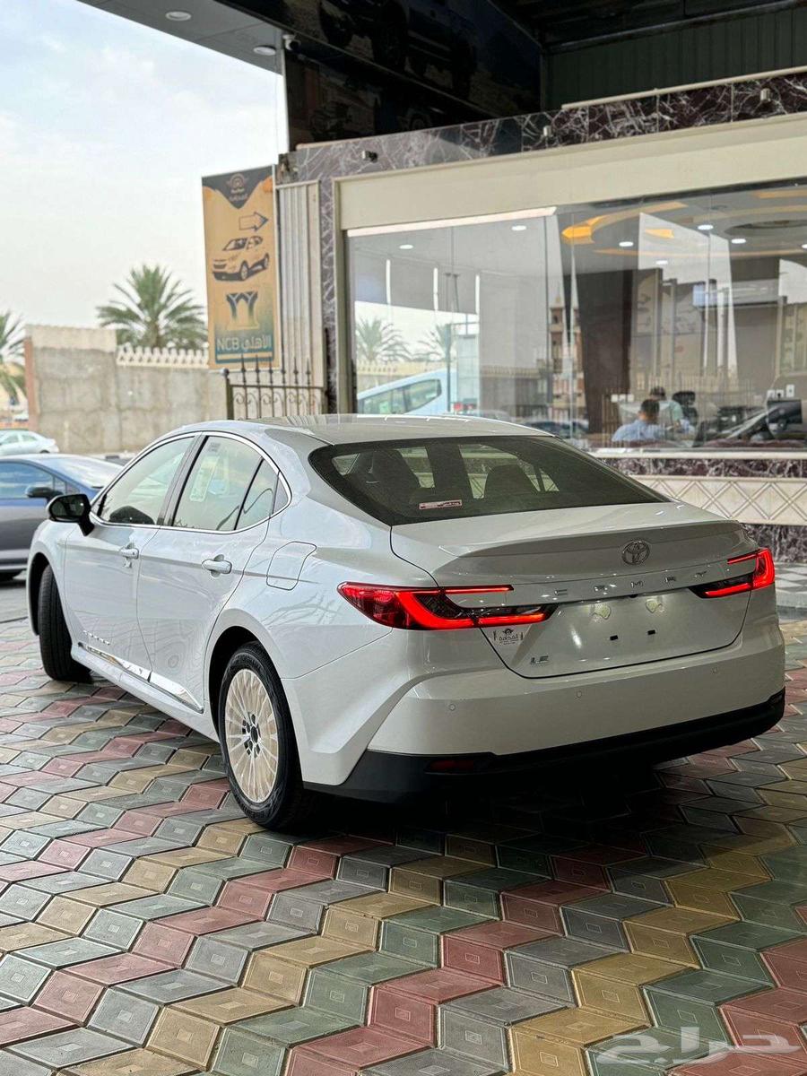 Toyota Camry LE Gasoline Saudi Arabia Opening63086197219459111