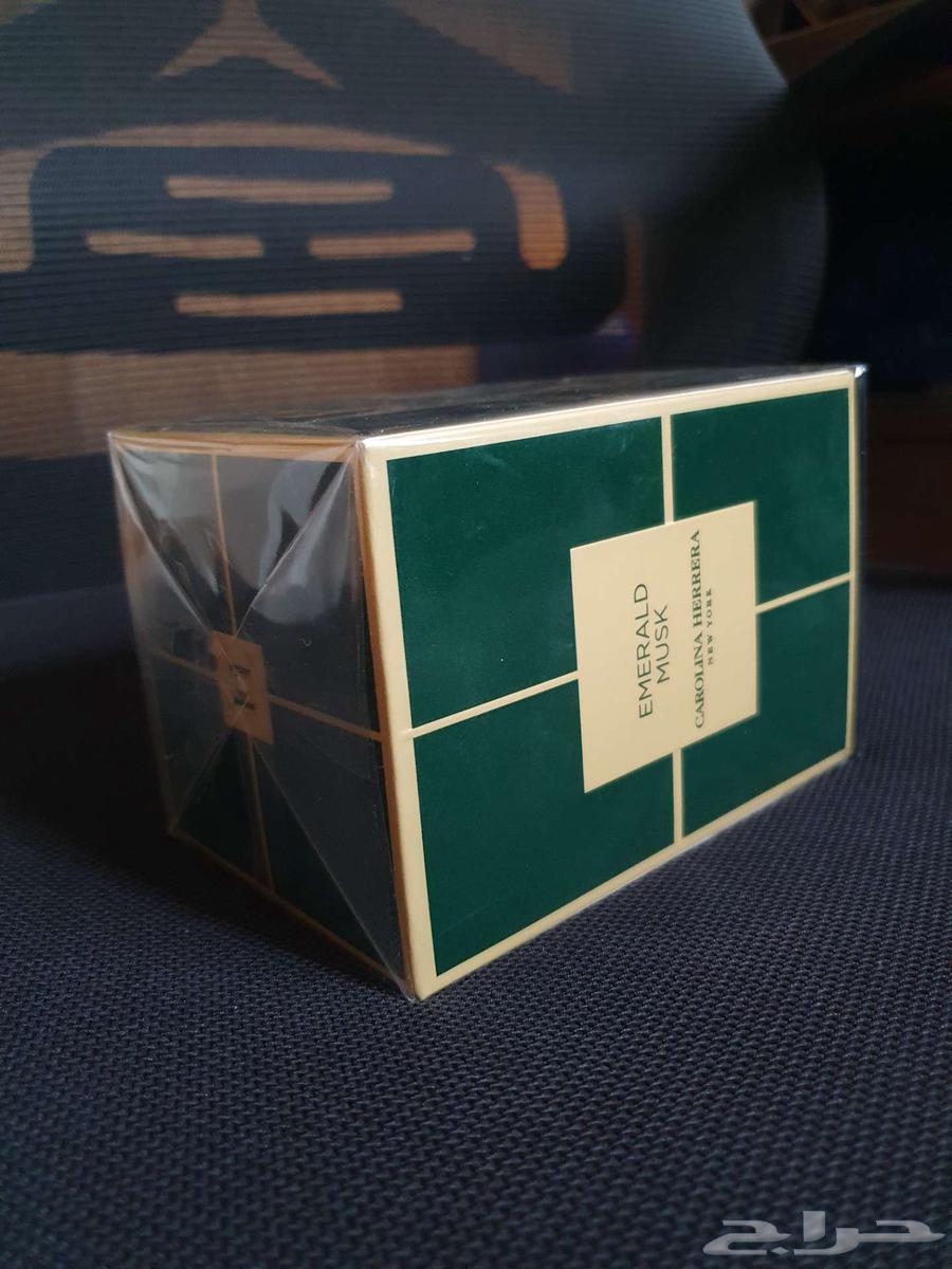 عطر كالورينا هيريرا اميرالد مسك _ العطر جديد بالتغليف واصلي63056783844099112