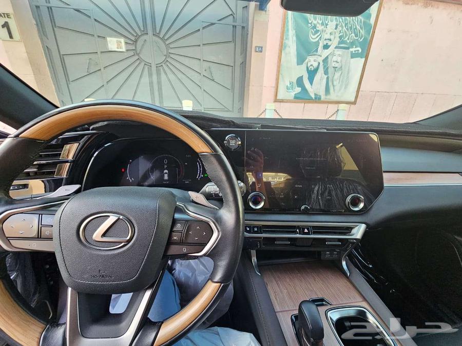 Lexus RX 35063082944405379112