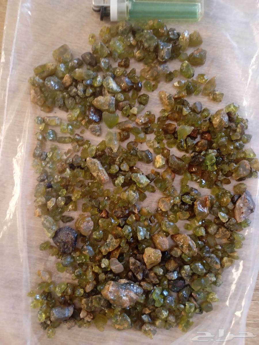 Pure olive jade stone63055625184131116