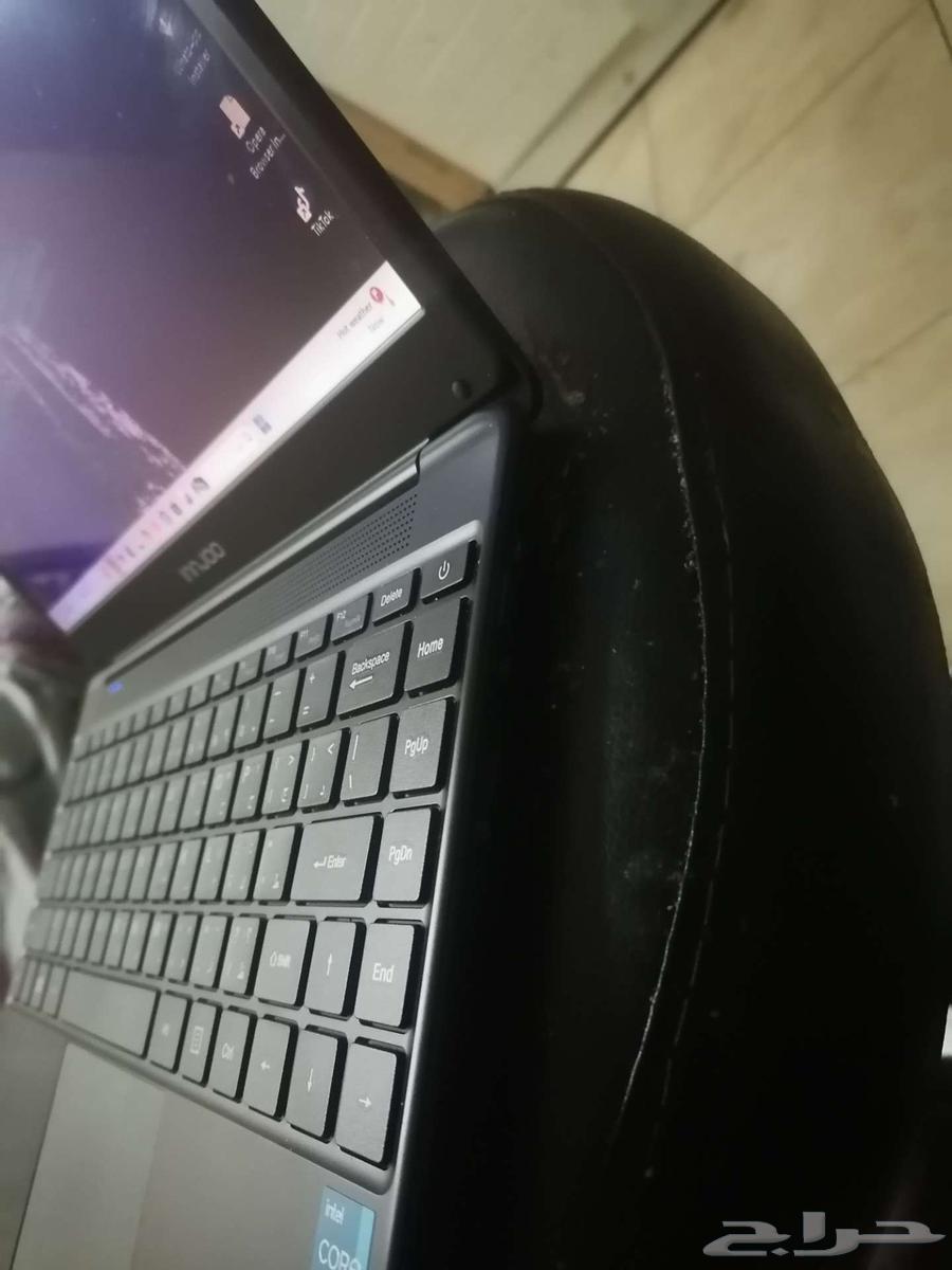 New and beautiful laptop in the bag630556203070741115