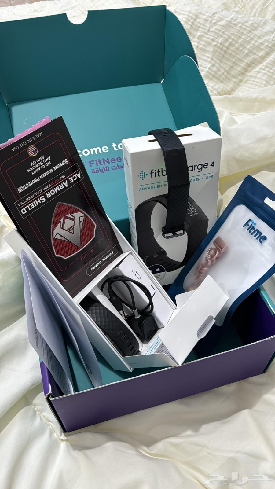 Fitbit Charge 4 smartwatch630548212696341122