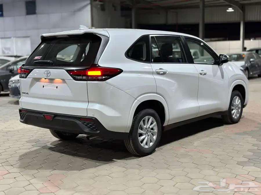 Toyota Innova Petrol Model 202463082114873218111