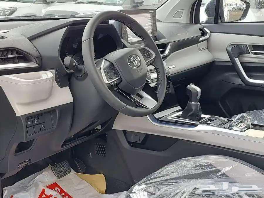 Toyota Vitz GLX Model 202463081274412035113
