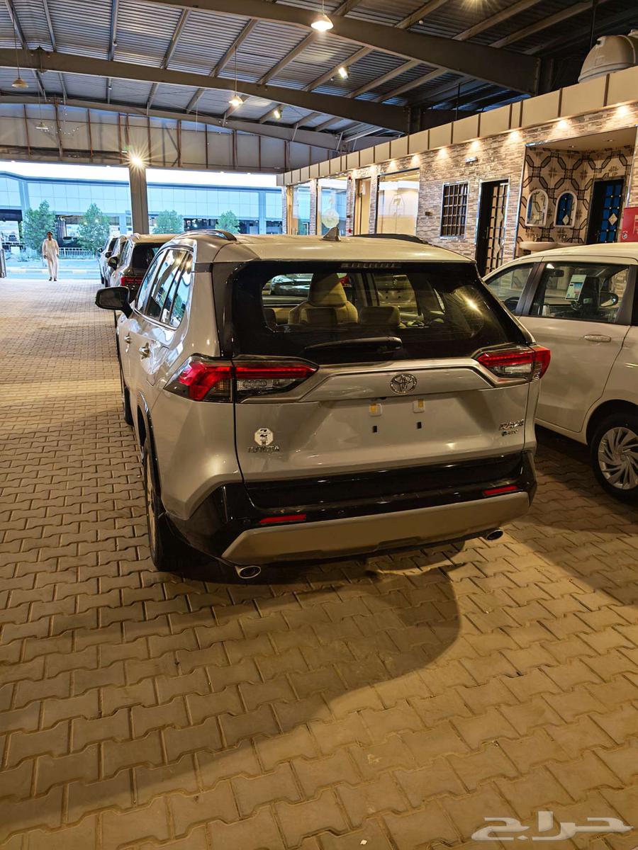 رافور XLE هايبرد 2025 مكينة 2500 للبيع كاش او تقسيط63077618823297113