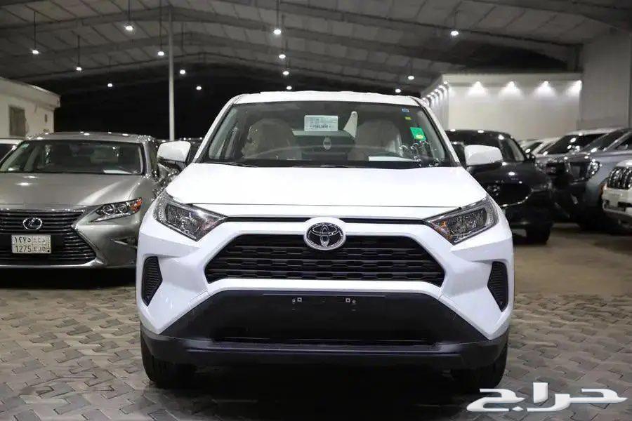 Toyota RAV4 LE Standard Double Four Cylinder Model 202463077589897731112