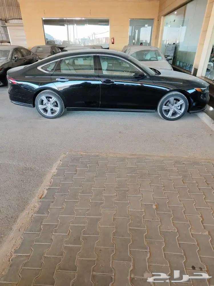 هوندا أكورد EX نص فل 2025 بقسط 1950 لدى الحسن63074019377411114