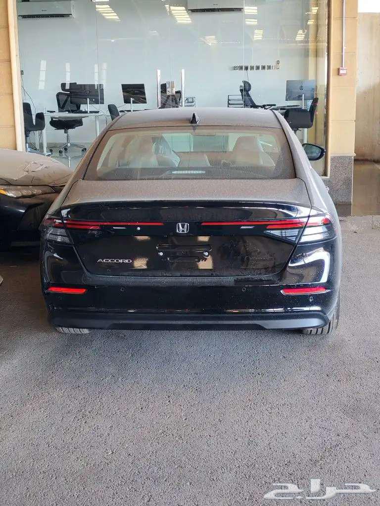 هوندا أكورد EX نص فل 2025 بقسط 1950 لدى الحسن63074019377411113