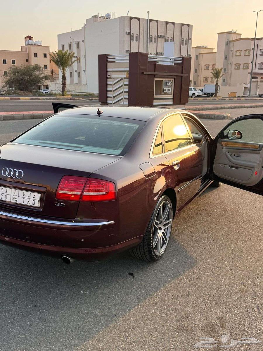 للبيع أودي A8L 3.2 موديل 2009 مخزن ممشى 138 الف كيلو63072331799297114