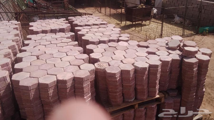 For sale used red hexagonal interlock630688126856991128