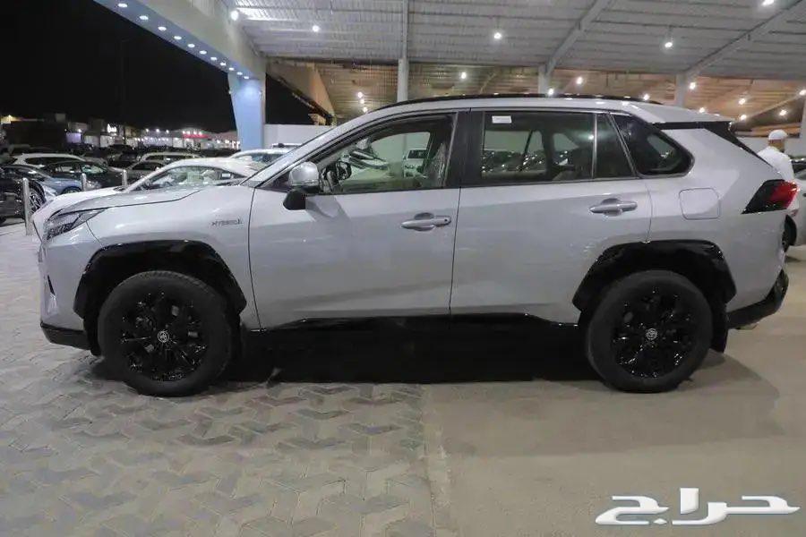 Toyota RAV4 XLE Hybrid Model 2024 with Sunroof63074842679937114