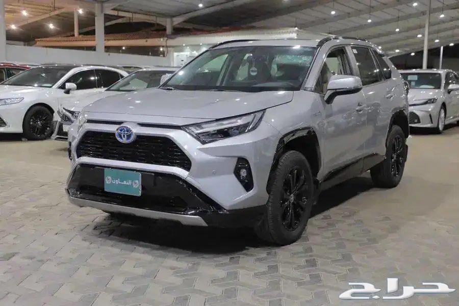 Toyota RAV4 XLE Hybrid Model 2024 with Sunroof63074842679937111