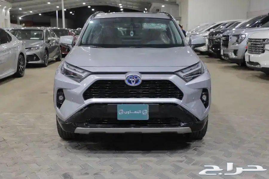 Toyota RAV4 XLE Hybrid Model 2024 with Sunroof63074842679937112