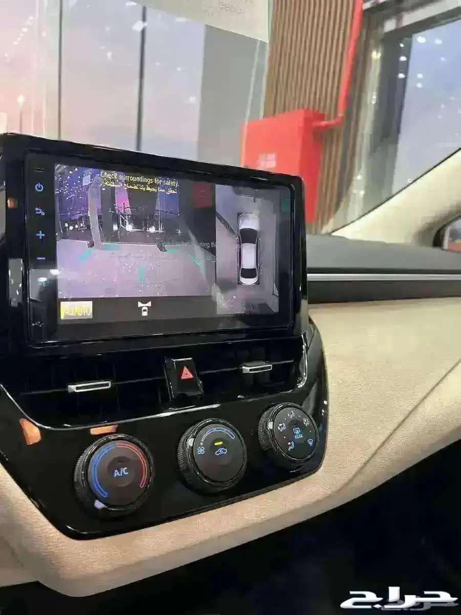 Toyota Corolla 2.0 Open roof display National Bank profit 2.1563012985979011113
