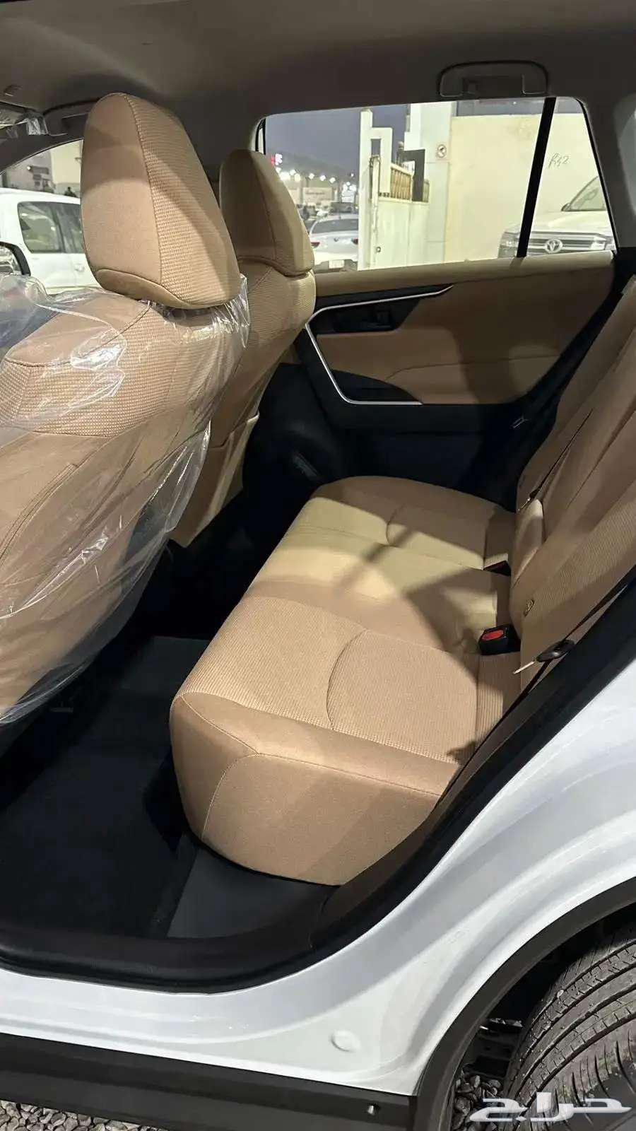 RAV4 LE Gasoline Standard Double 2025 at the Lowest Prices - Al-Oudah Showroom63071942452739111