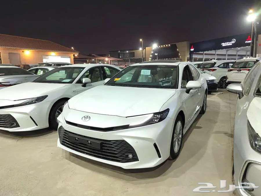 تويوتا كامري 2025 نص فل بنزين LE سعودي63069508593538114