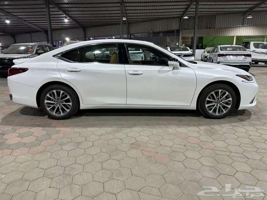 Lexus ES300 AH Saudi 202563068616379139113