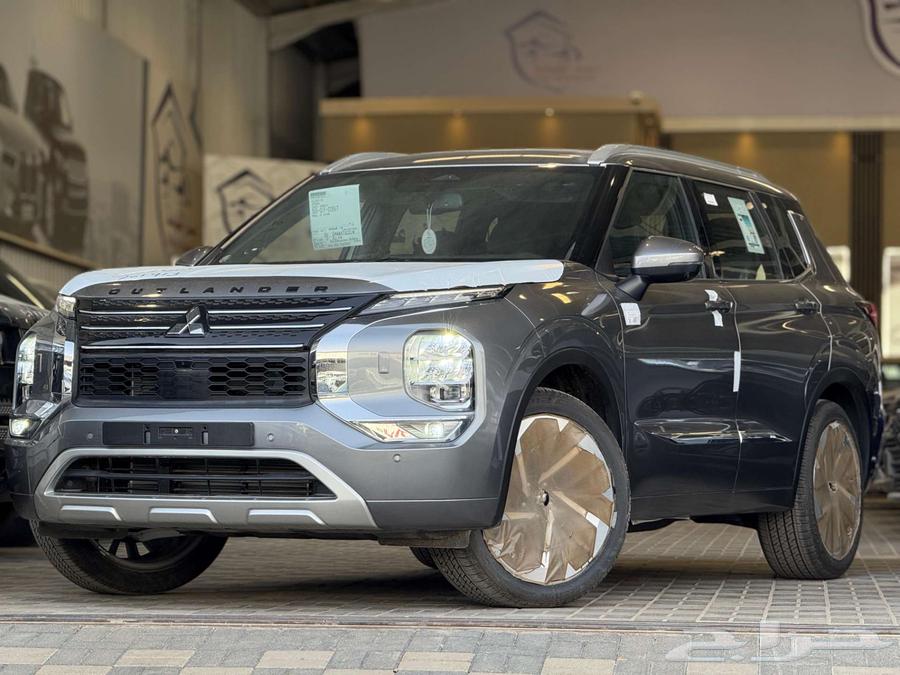 Mitsubishi Outlander Full specification, 2.5 engine, model 2024, cash and installments63071149253249111