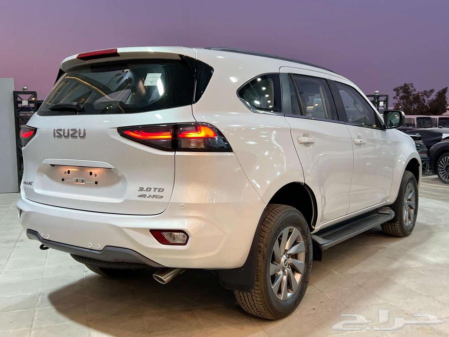 Isuzu MU-X 2024 full double model at Khalid Al-Sayyar63071153926274114