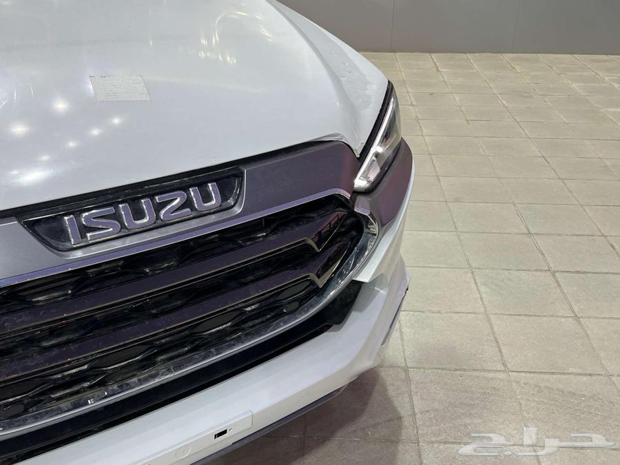 Isuzu MU-X 2024 full double model at Khalid Al-Sayyar63071153926274111