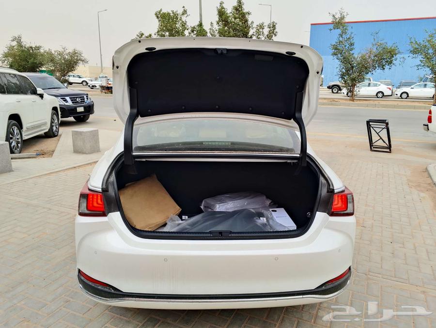 Lexus ES250 AA 2025 model has the page63068267067009113