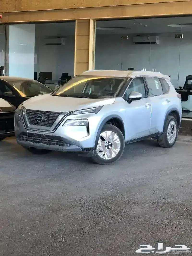 نيسان اكس تريل SV نص فل دبل 7 راكب 2023 بقسط 1600 لدى الحسن630654110444821121