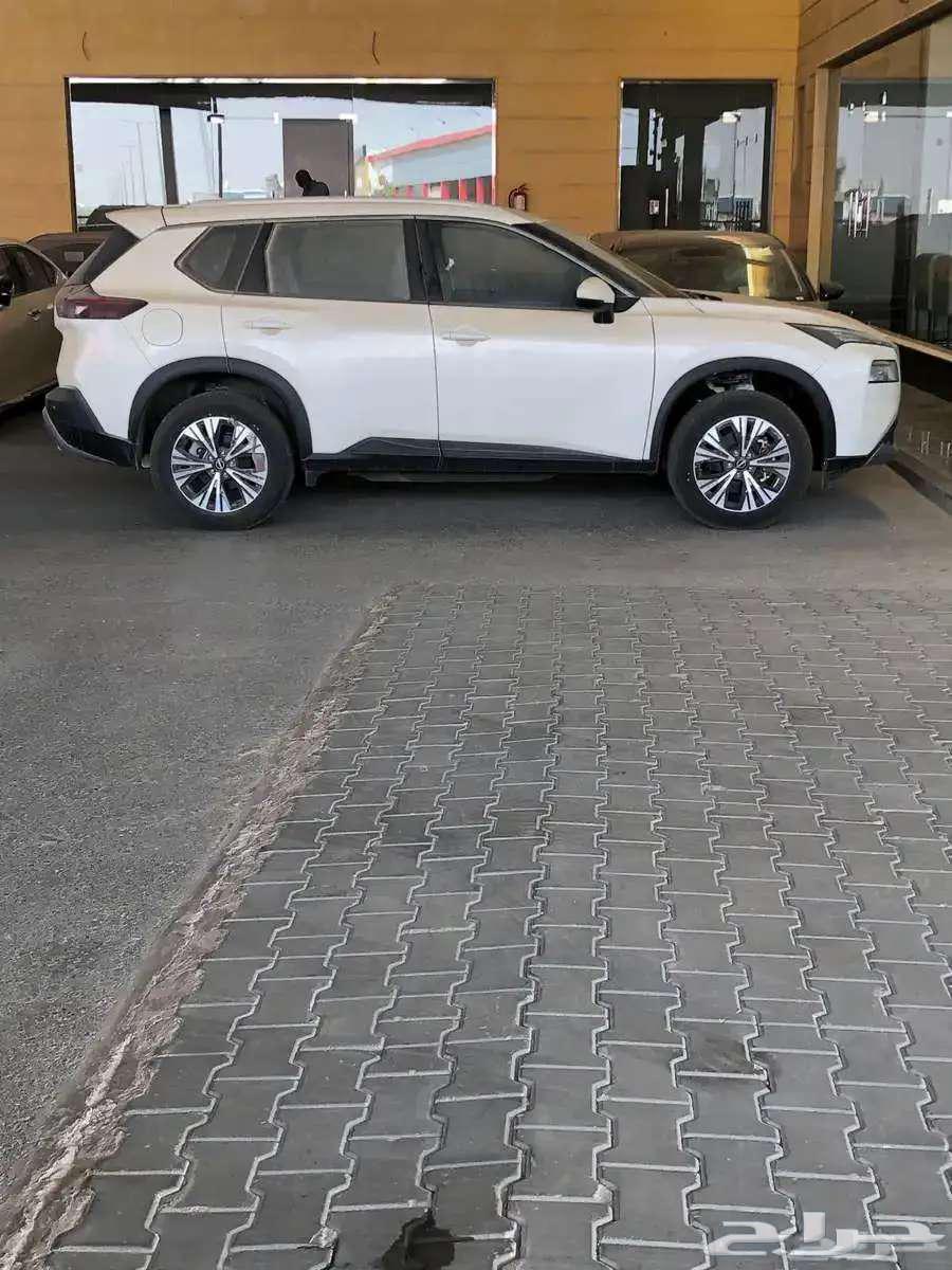 نيسان اكس تريل SV نص فل دبل 7 راكب 2023 بقسط 1600 لدى الحسن63065411044482114