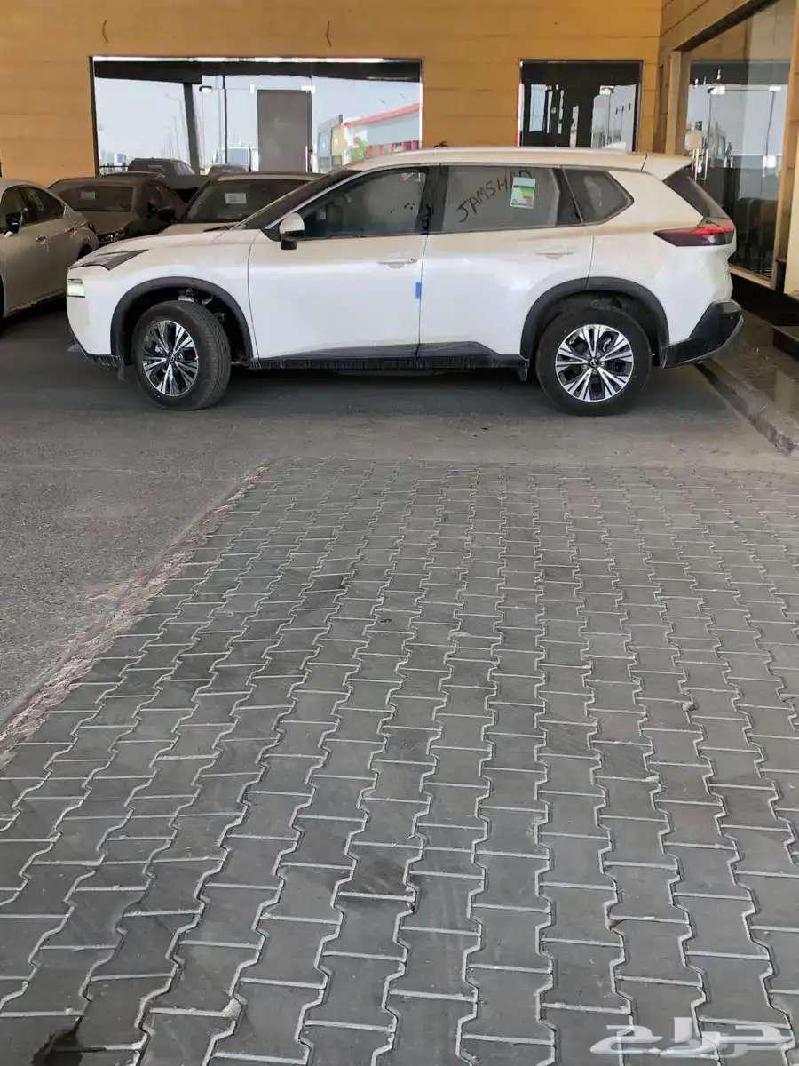 نيسان اكس تريل SV نص فل دبل 7 راكب 2023 بقسط 1600 لدى الحسن63065411044482112