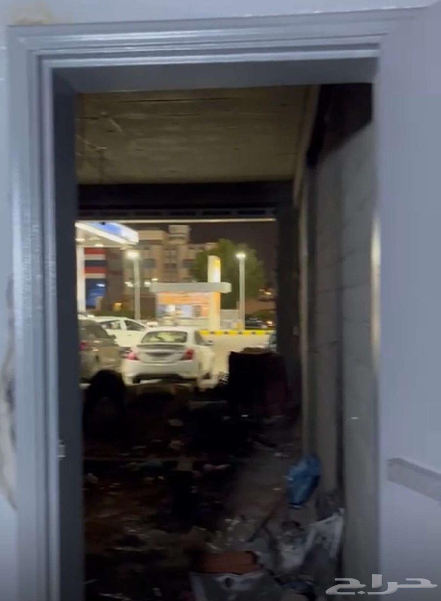 A commercial space in a very excellent location available for free use.63470064907395113