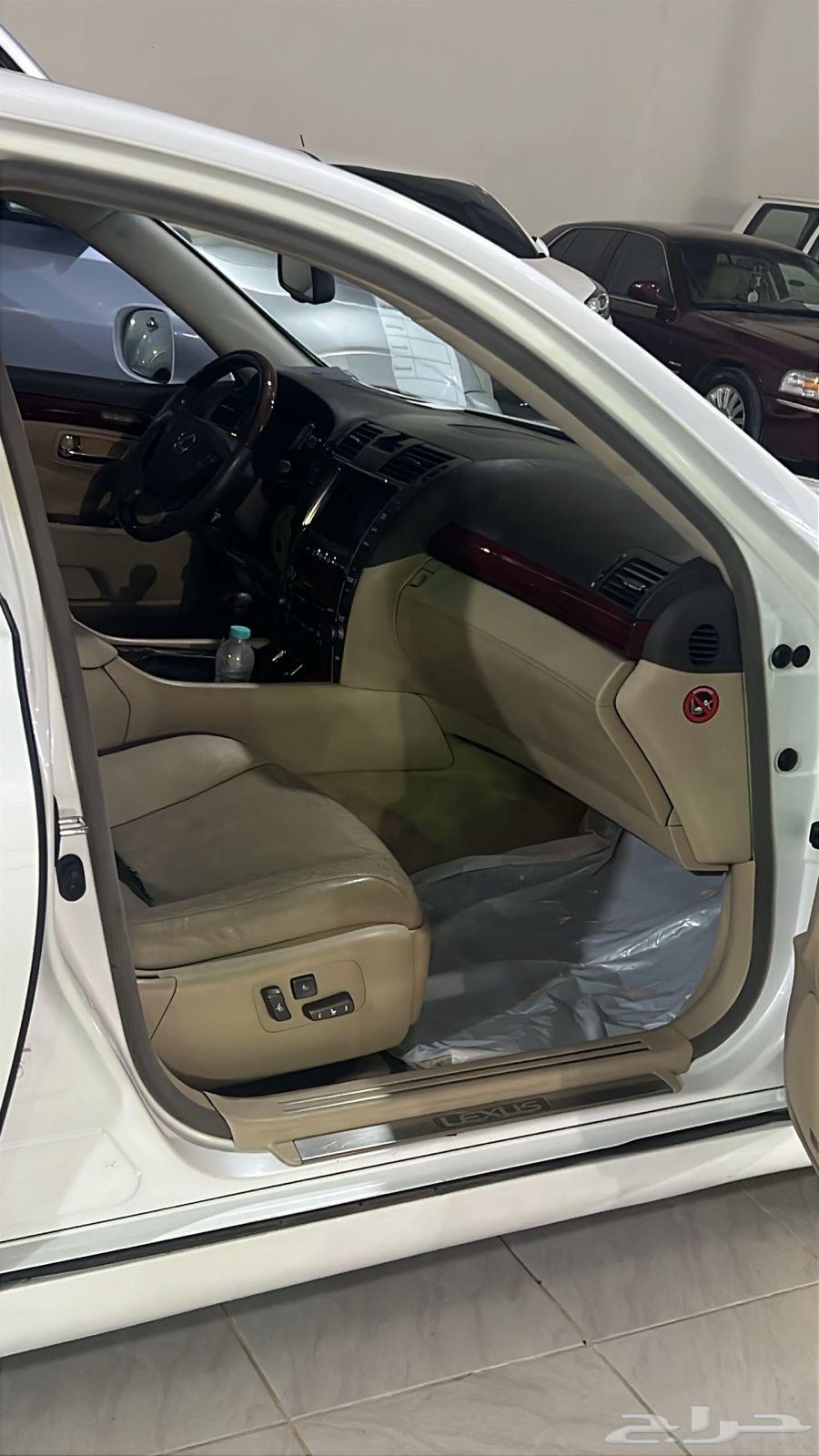 Lexus LS 46063062337932163114