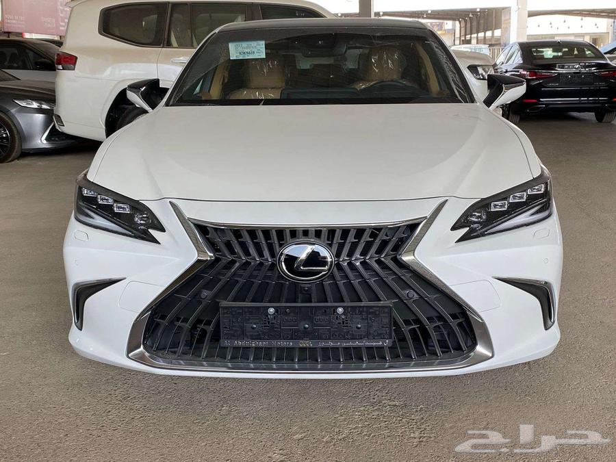لكزس ES350 DD 2025 ابيض خليجي لدى معرض الفريدي63066225440387111