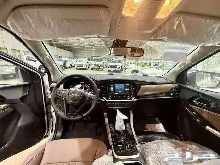 Isuzu Jeep MUX 202563059462390403114