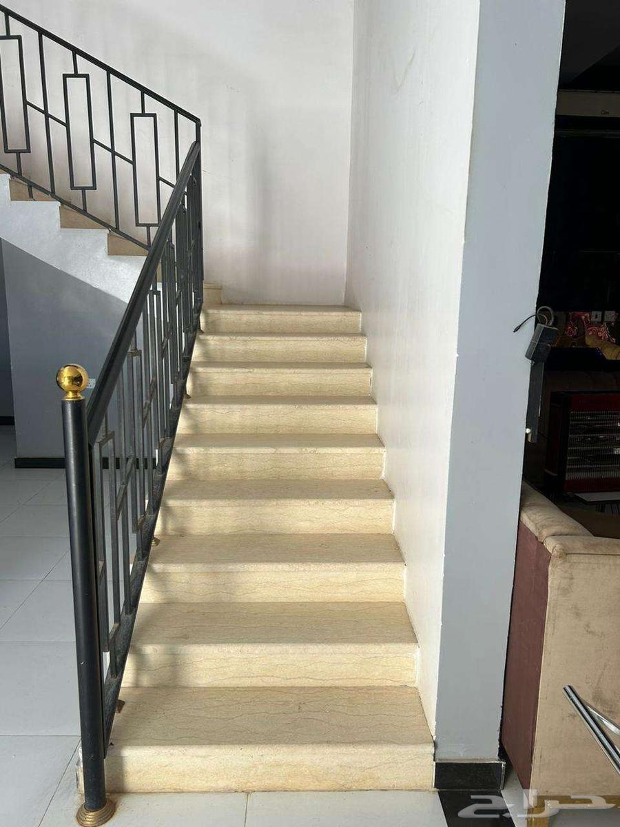 For rent: furnished bachelor's lounge, two floors, industrial area62890385651203111