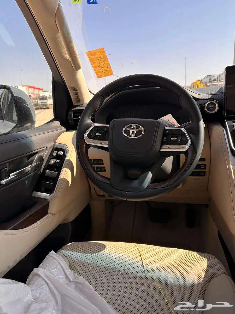 Land Cruiser GXR4 Gasoline 2025 Cash and Installments63060563614595114