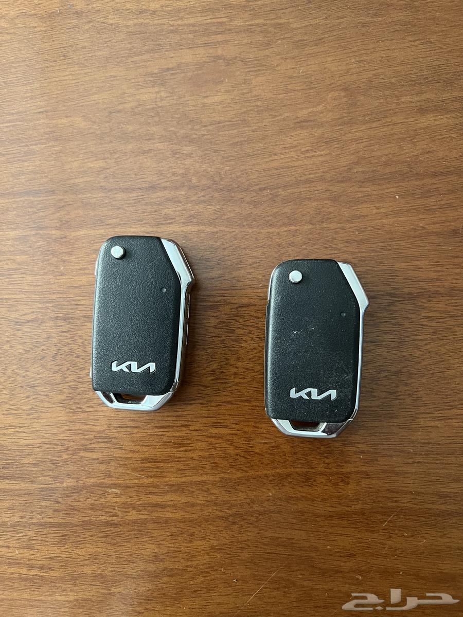 For sale, a new Kia Five agency key 202363060214725121113