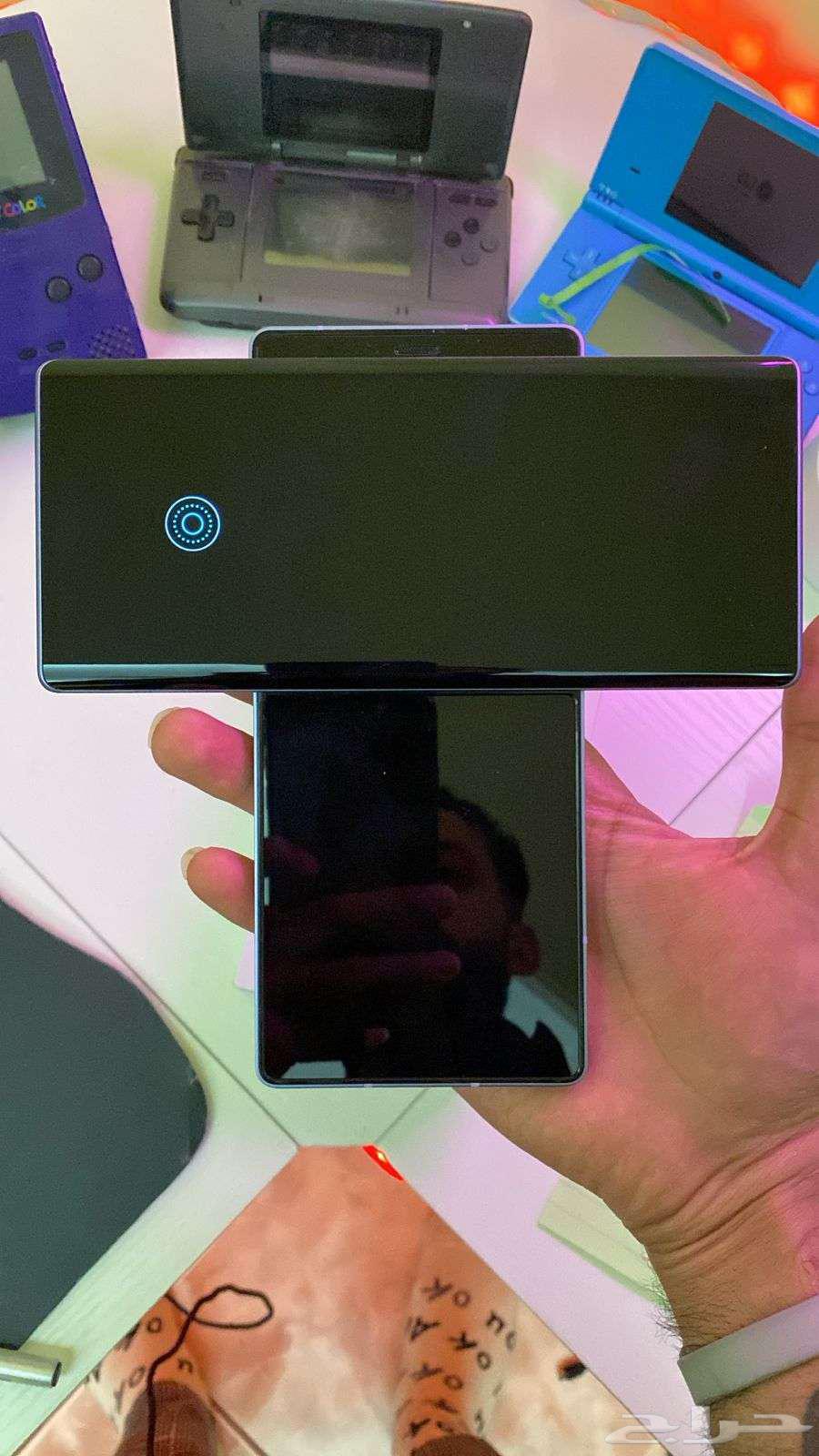Mobile with a screen and a half (dual screens) LG Win63042507940353113