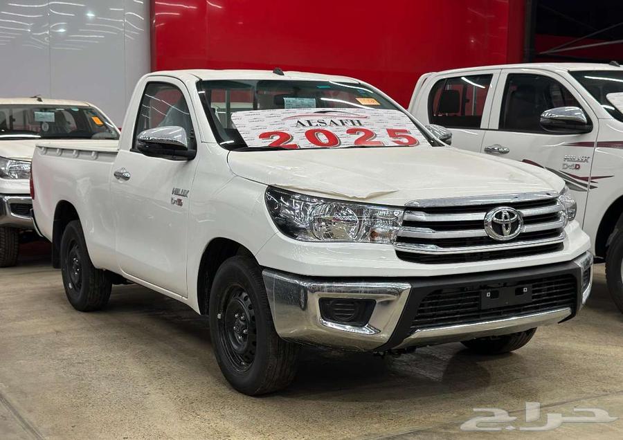 Hilux Diesel without double cab 2025 manual transmission - Saudi import63060563585923114