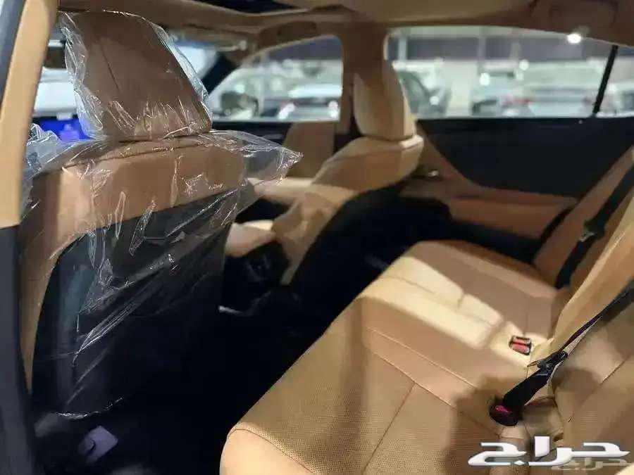 2025 (Lexus ES300 AH Hybrid Model 202563060563571971112